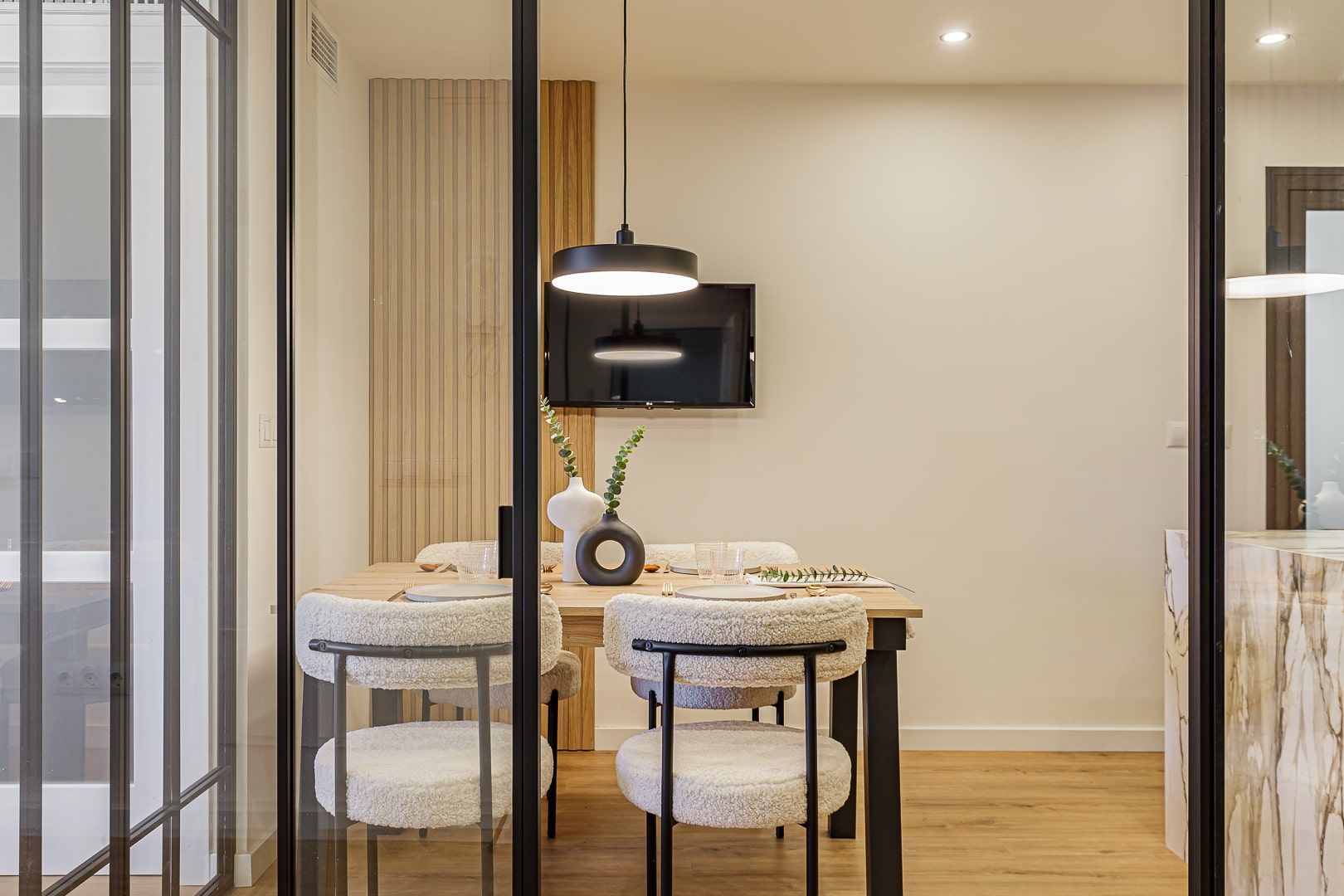www.eireinteriors.com