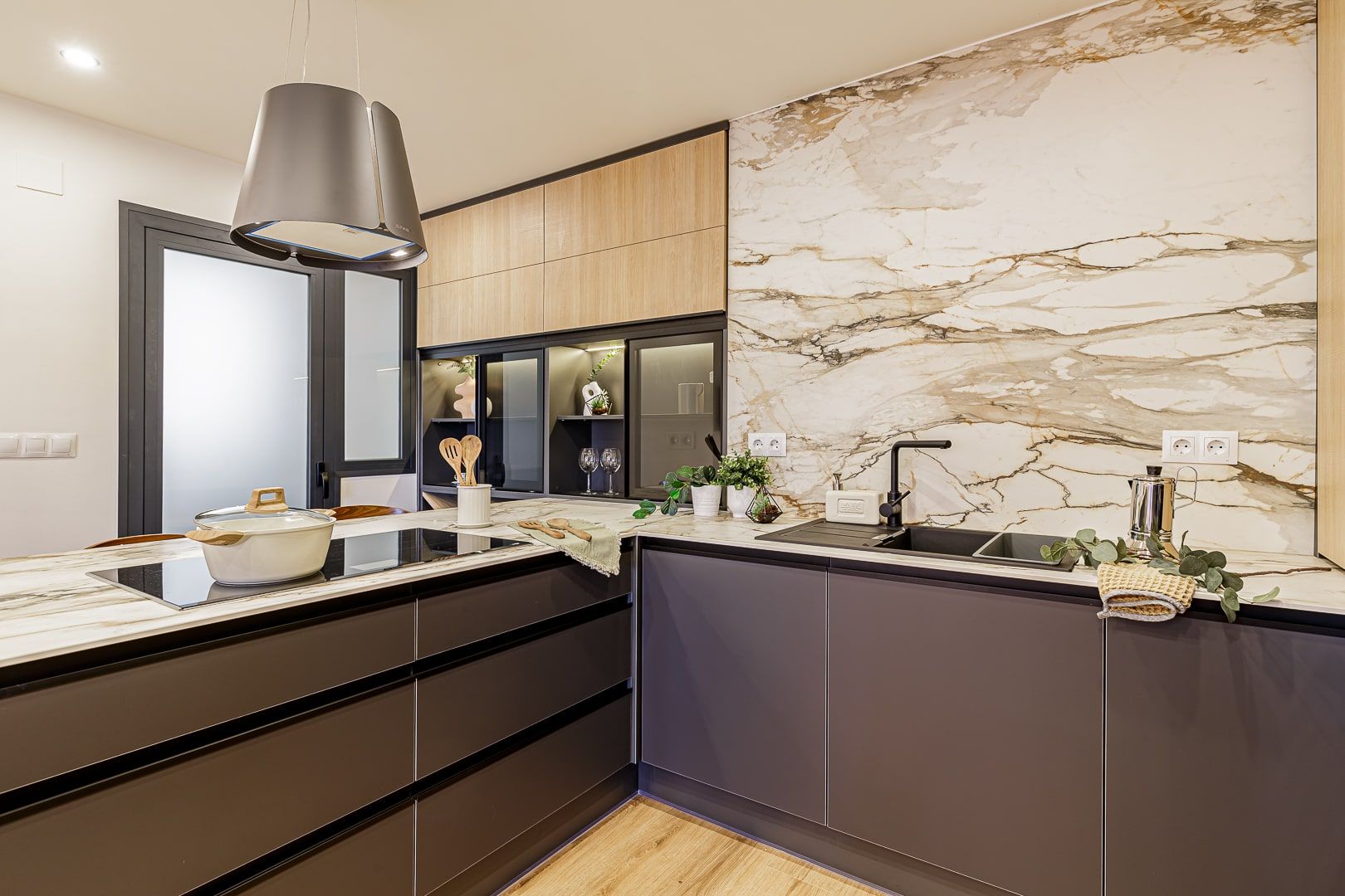 www.eireinteriors.com