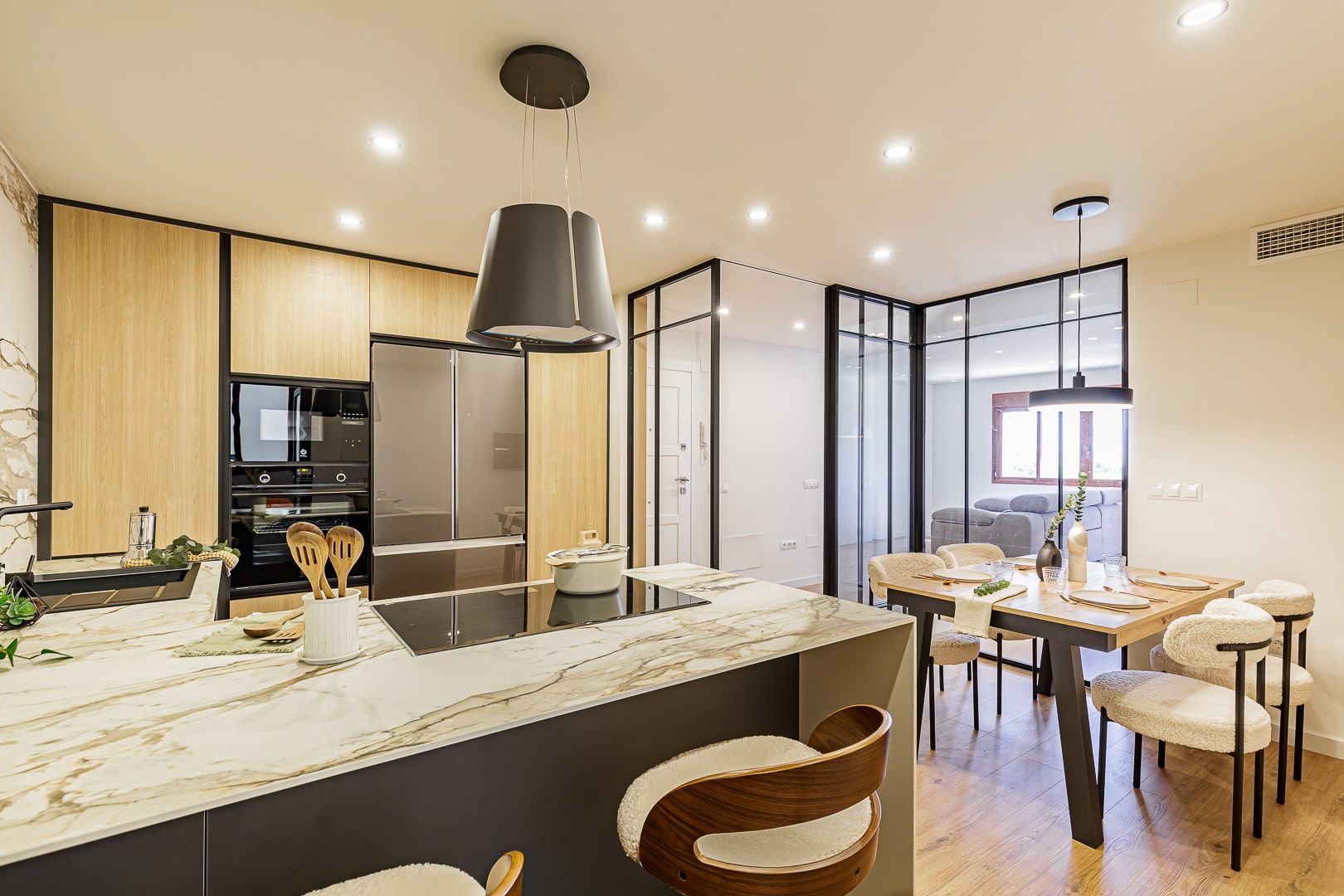 www.eireinteriors.com