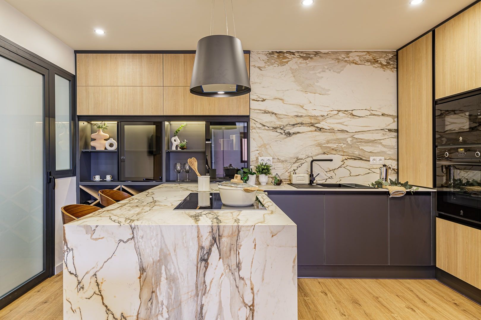 www.eireinteriors.com