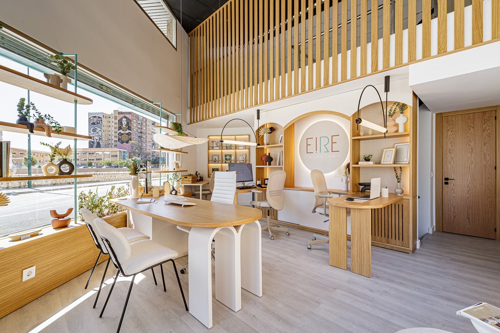 Estudio EIRE Interiors. ¡Más EIRE imposible! En el estudio hemos diseñado nuestra oficina para plasmar magia EIRE en cada rincón.