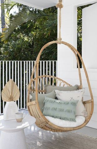 Decoración e indispensables en tu zona de piscina