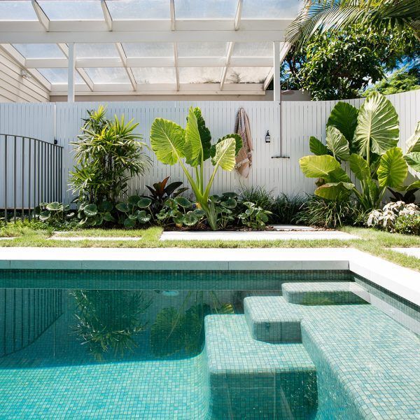 Decoración e indispensables en tu zona de piscina