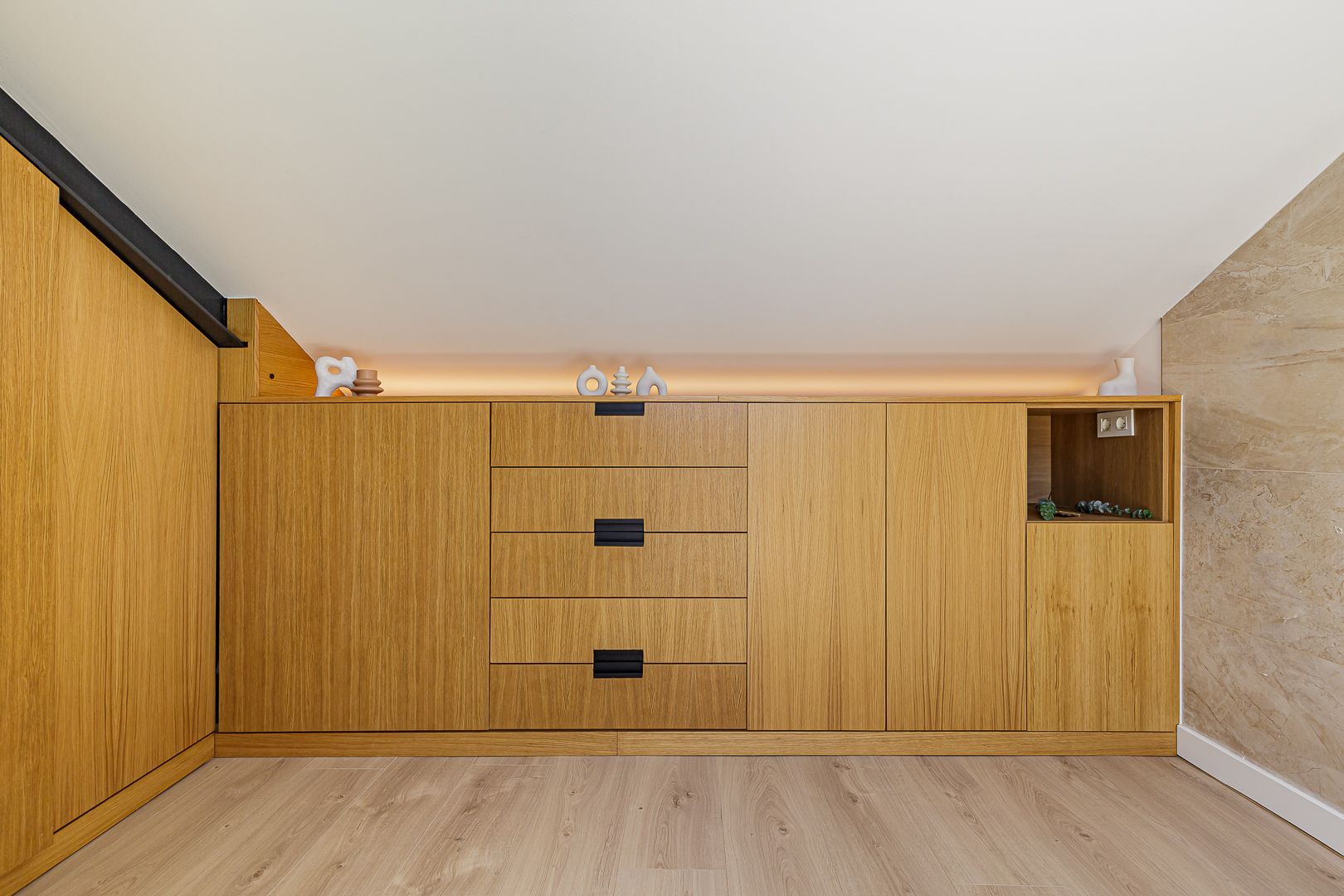 www.eireinteriors.com