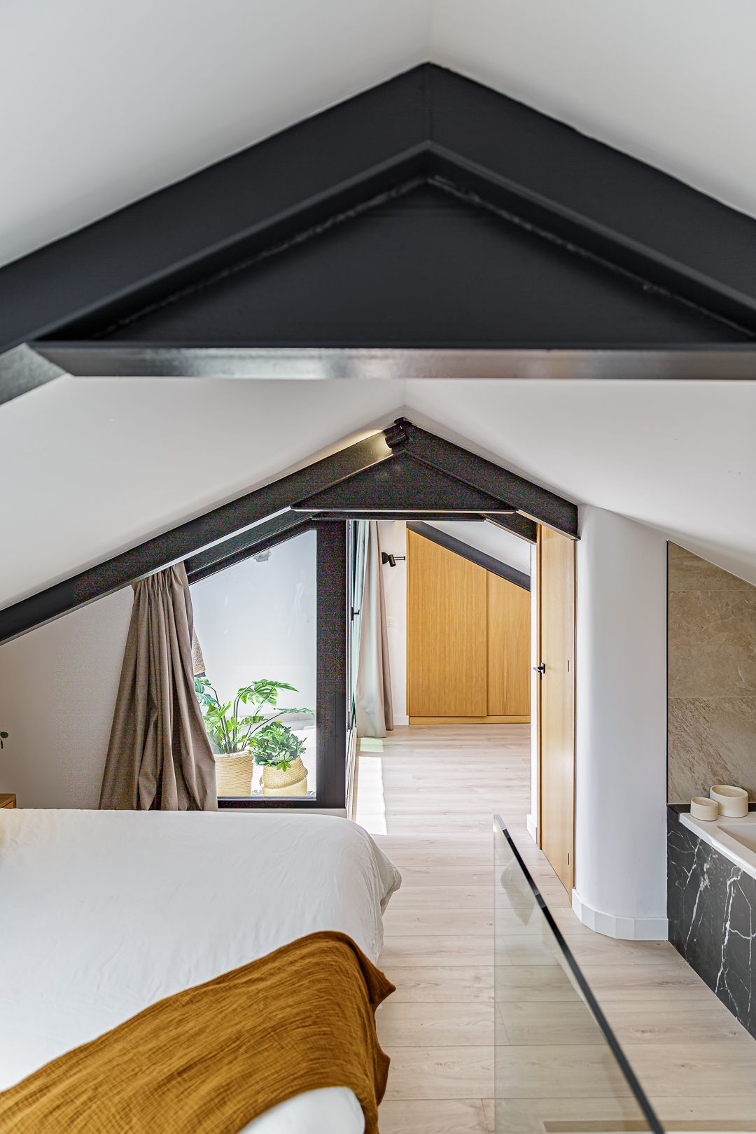 www.eireinteriors.com