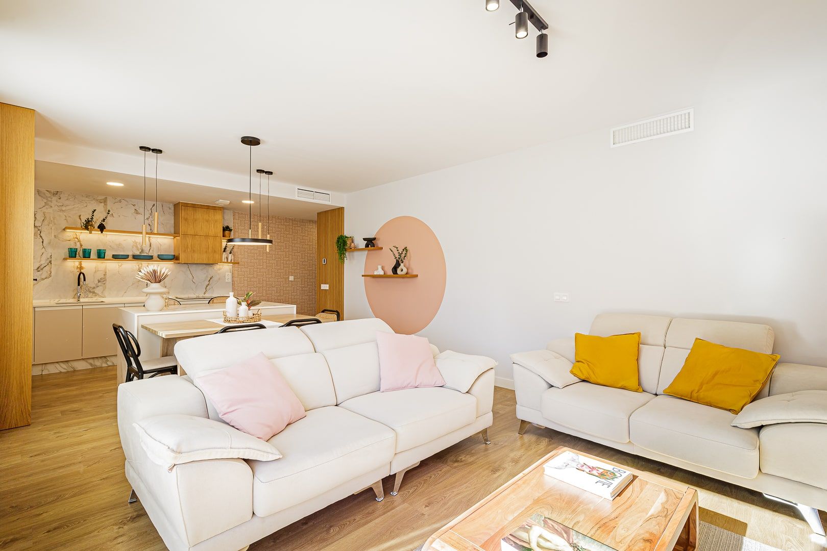 www.eireinteriors.com
