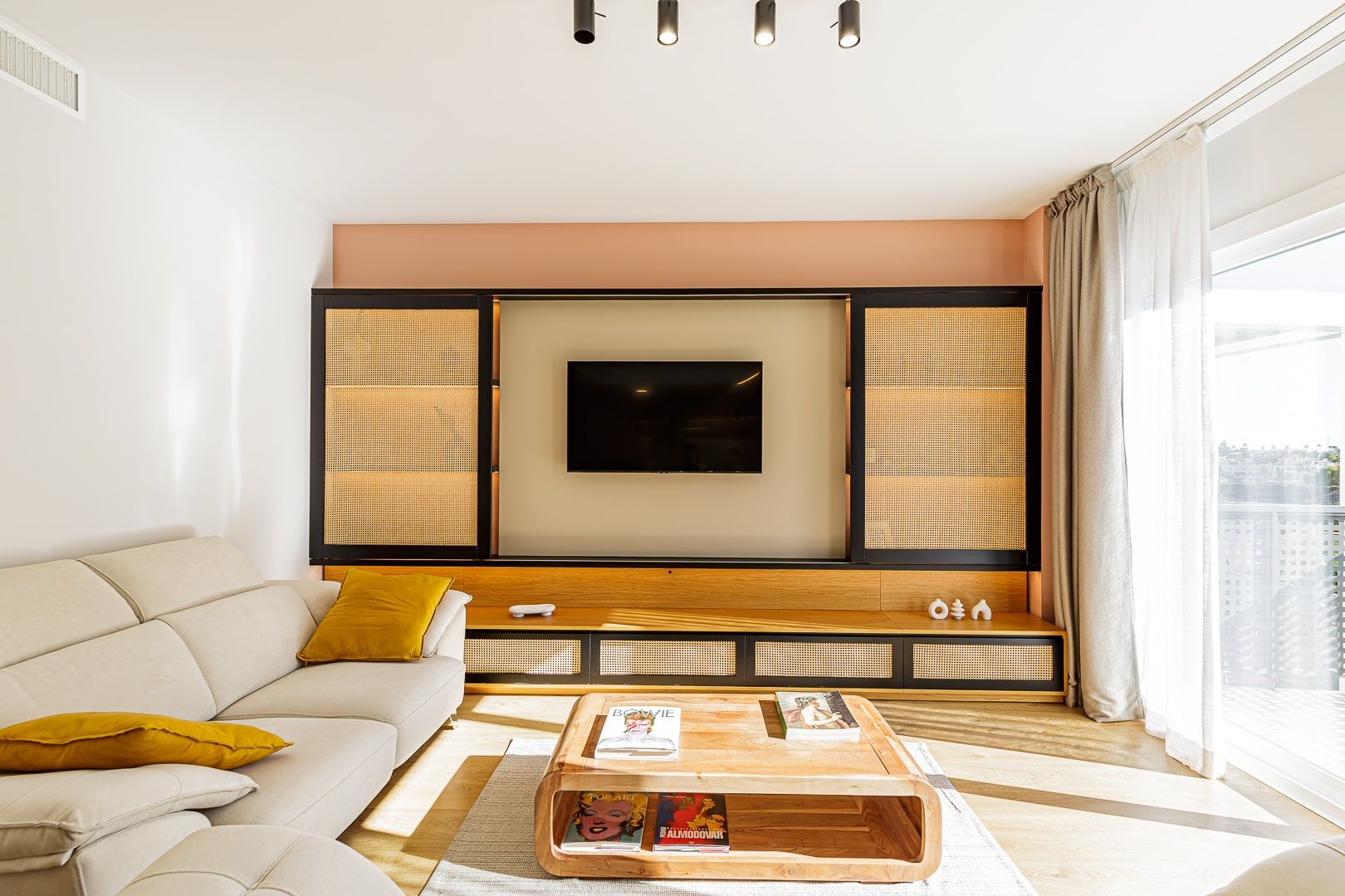 www.eireinteriors.com