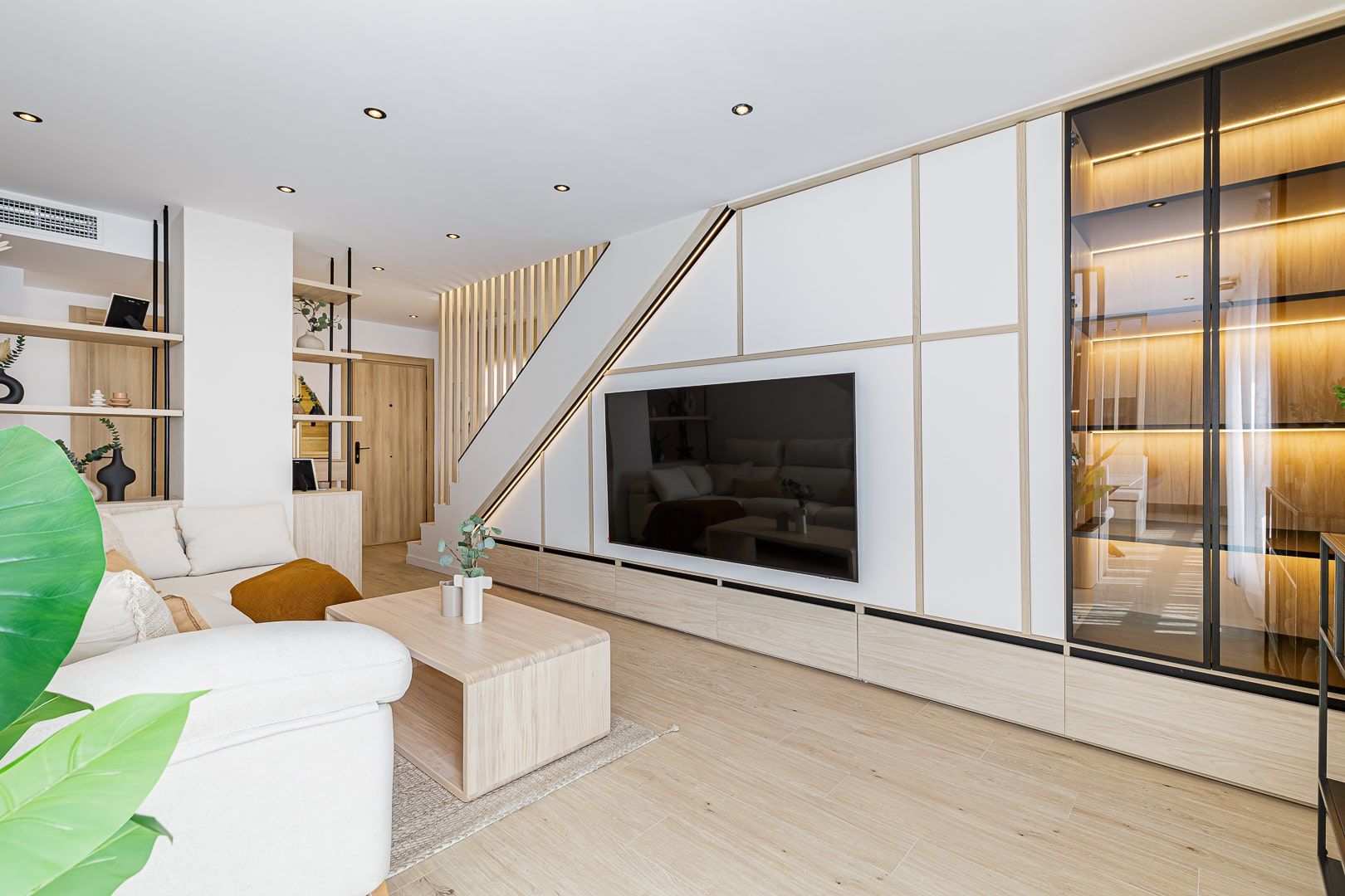 www.eireinteriors.com